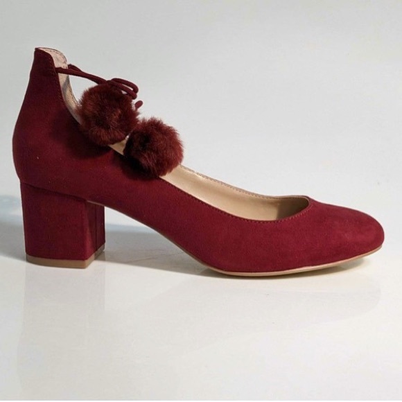 NWT CHARLES BY CHARLES DAVID LIBBY POM POM ROUND TOE PUMPS  8M - Picture 5 of 6